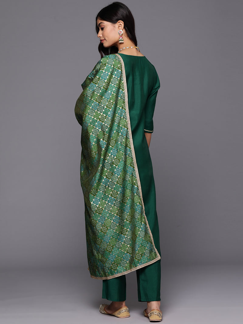 Green Solid Silk Blend Straight Kurta With Trousers & Dupatta