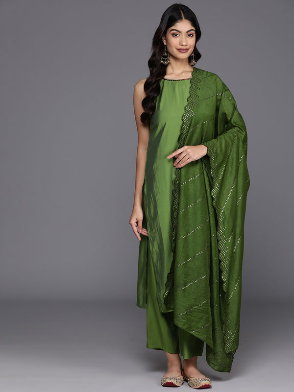 Green Solid Silk Blend Straight Kurta With Trousers & Dupatta