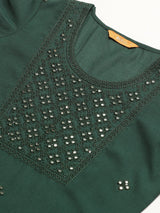 Green Embroidered Straight Kurta